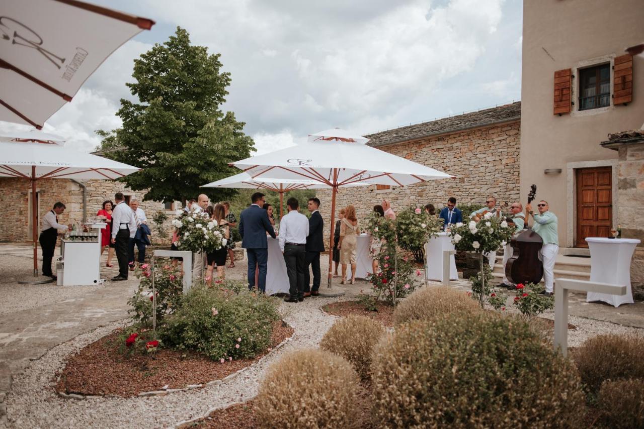 Villa Poropati, Groznjan, Istria - Luxury Countryside Estate For Up To 19 Persons - Large Pool Of 80M2 With Kids Section Kültér fotó