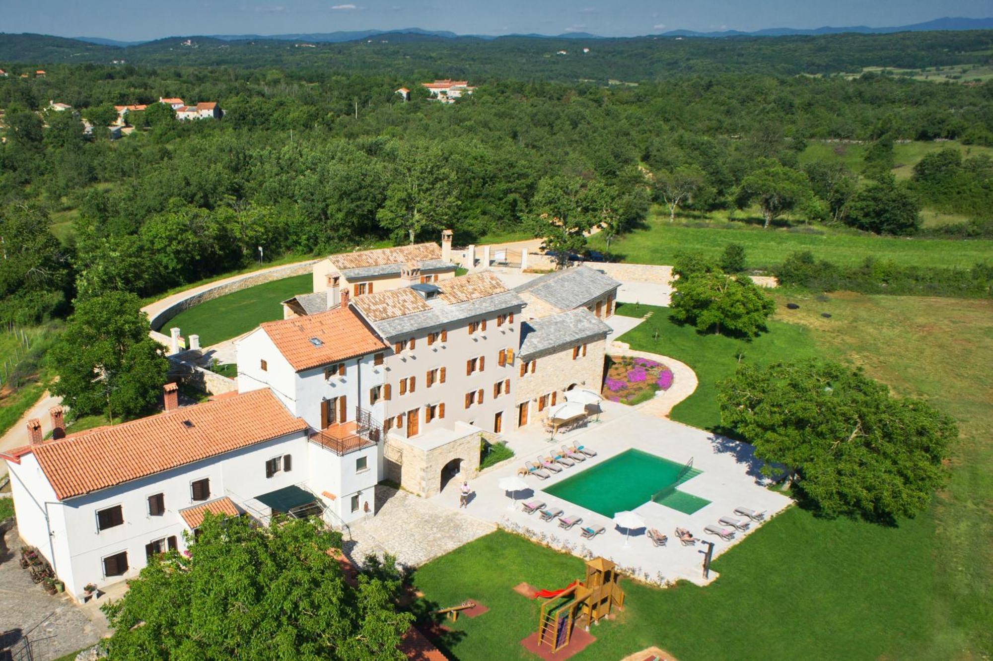 Villa Poropati, Groznjan, Istria - Luxury Countryside Estate For Up To 19 Persons - Large Pool Of 80M2 With Kids Section Kültér fotó