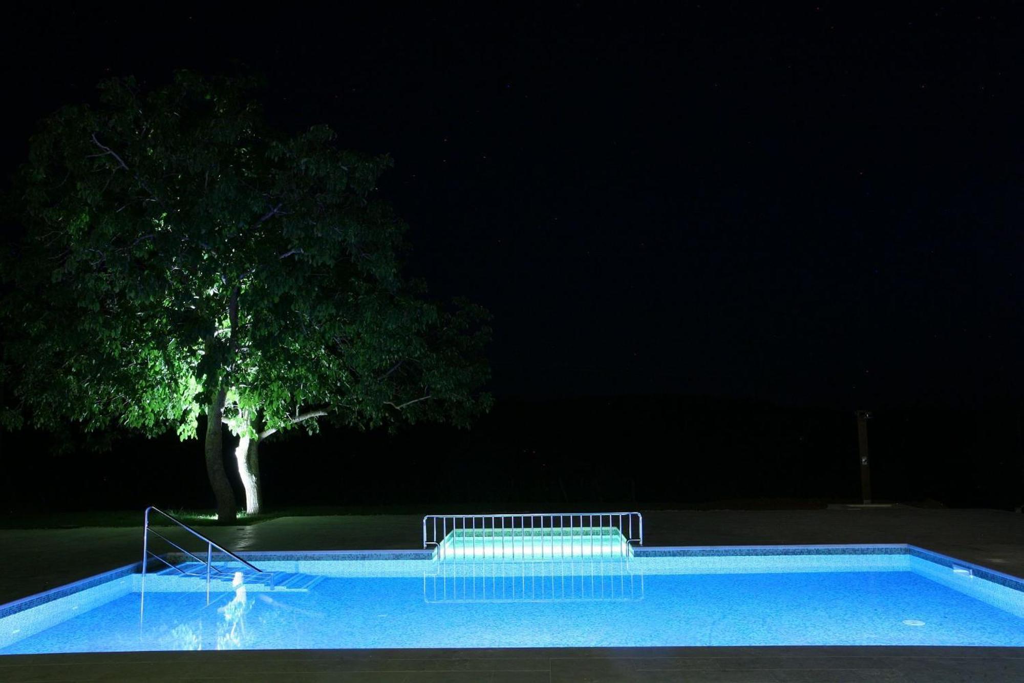 Villa Poropati, Groznjan, Istria - Luxury Countryside Estate For Up To 19 Persons - Large Pool Of 80M2 With Kids Section Kültér fotó