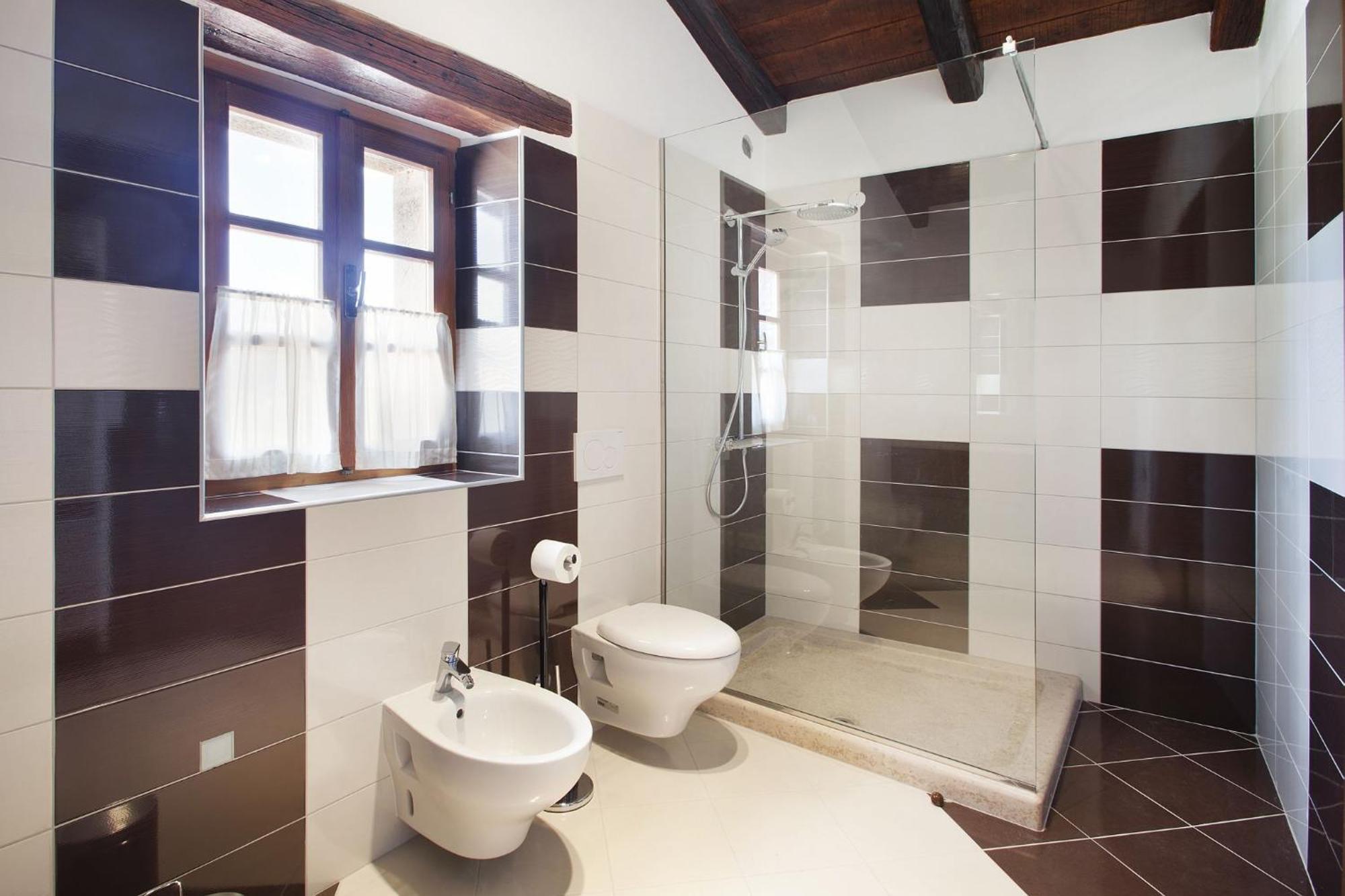 Villa Poropati, Groznjan, Istria - Luxury Countryside Estate For Up To 19 Persons - Large Pool Of 80M2 With Kids Section Kültér fotó