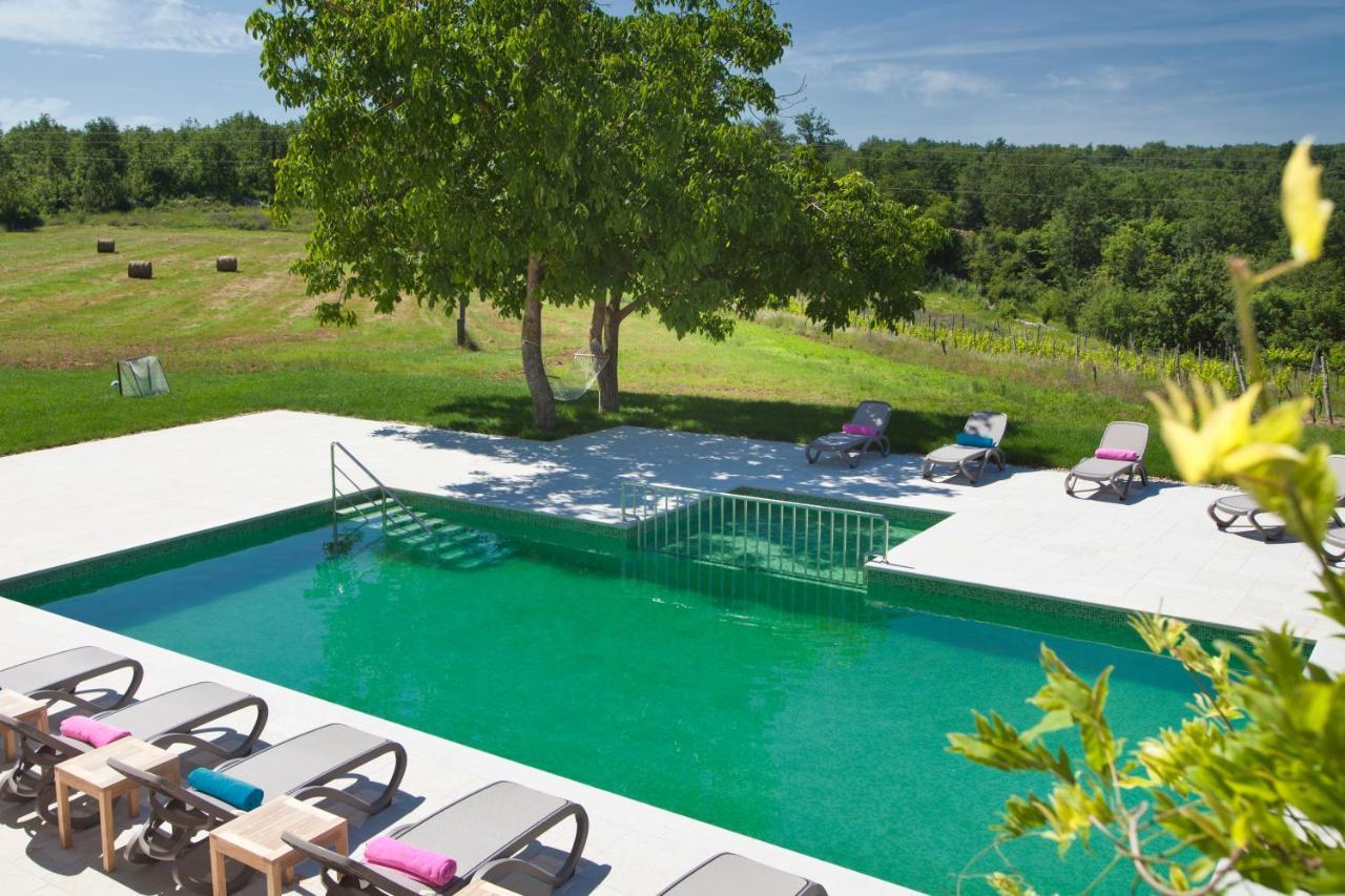 Villa Poropati, Groznjan, Istria - Luxury Countryside Estate For Up To 19 Persons - Large Pool Of 80M2 With Kids Section Kültér fotó