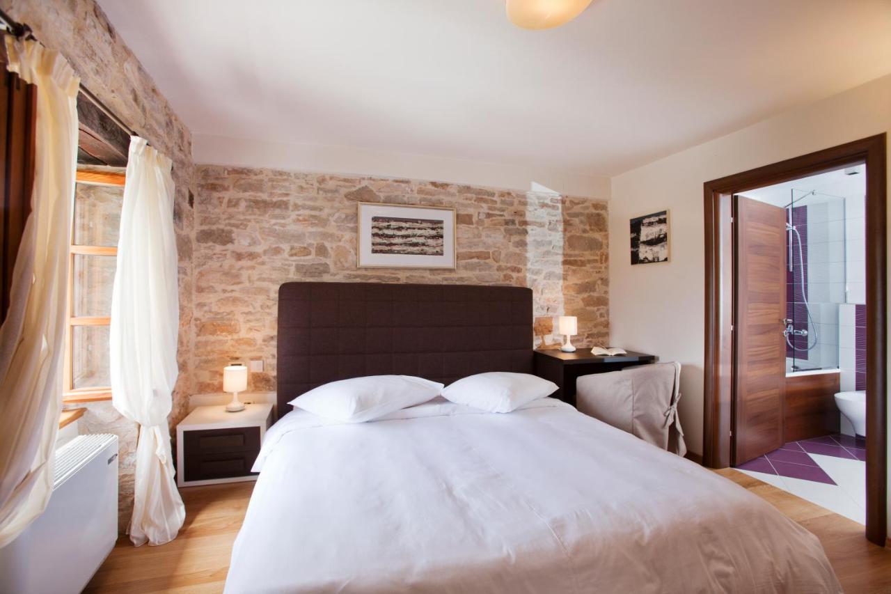 Villa Poropati, Groznjan, Istria - Luxury Countryside Estate For Up To 19 Persons - Large Pool Of 80M2 With Kids Section Kültér fotó